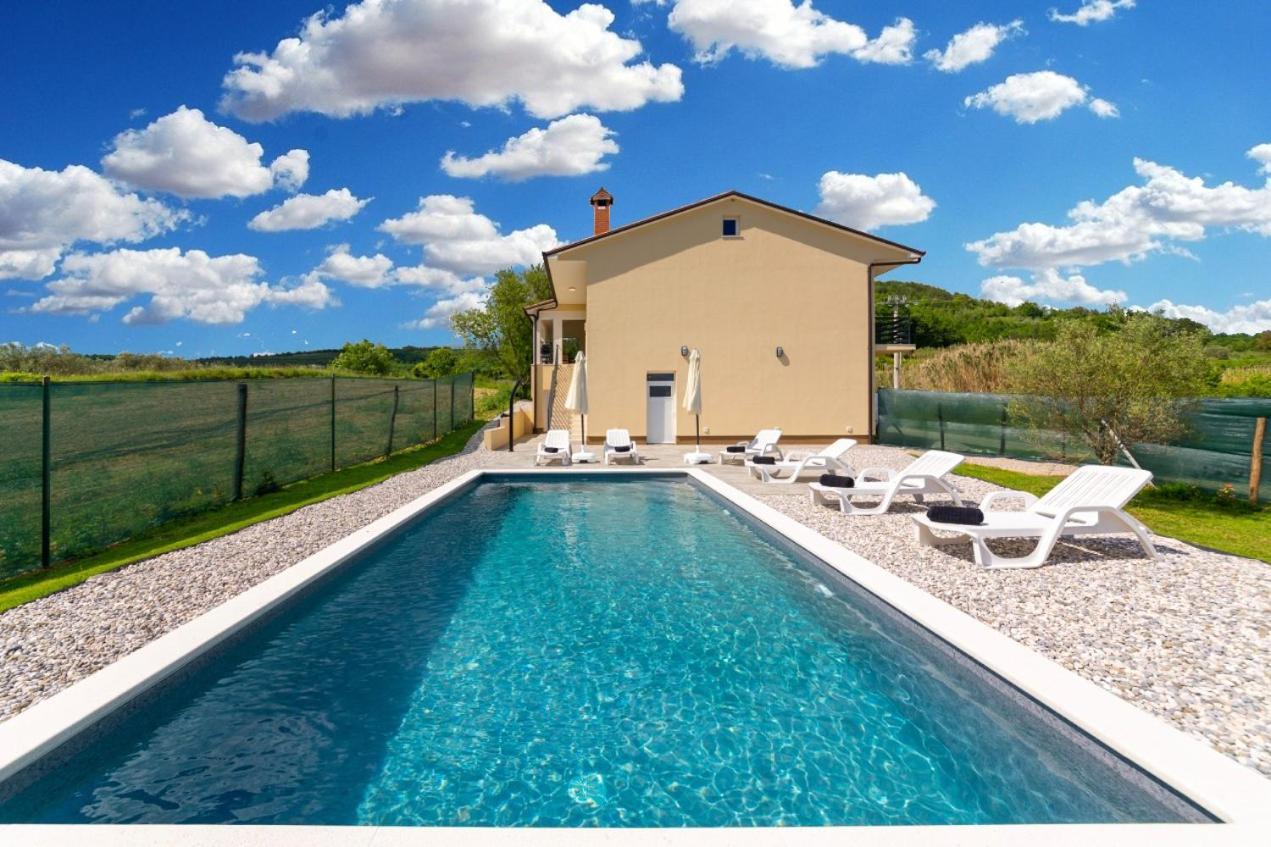 Villa Butoniga Nature Buzet Buitenkant foto